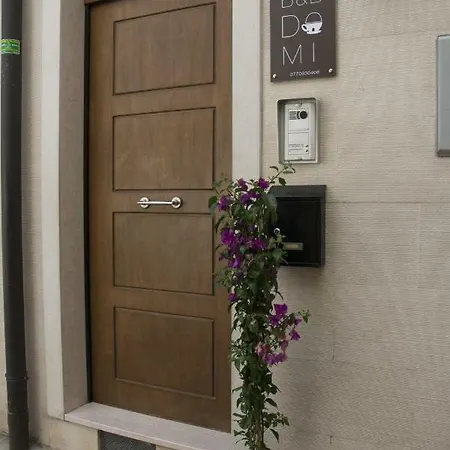 Casa Domi فندق مبيت وإفطار كونفيرسانو